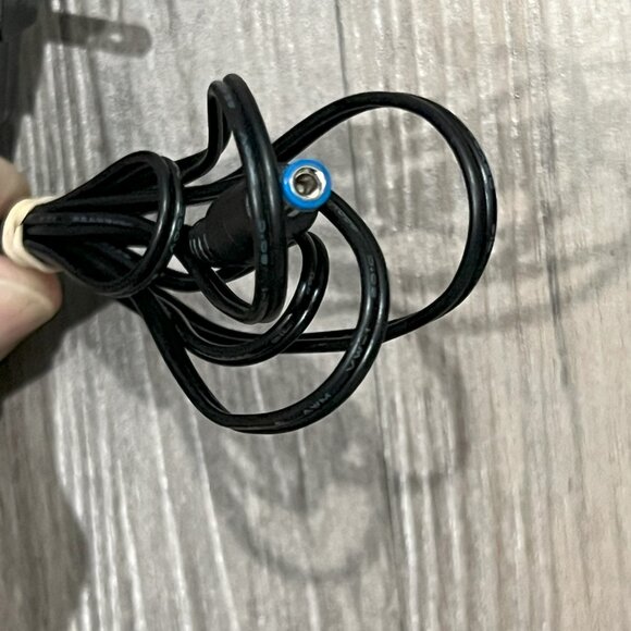 Genuine Plantronics SSC-090100 AC Adapter 9V 1A Power Supply 203382-01 TESTED - Picture 5 of 5